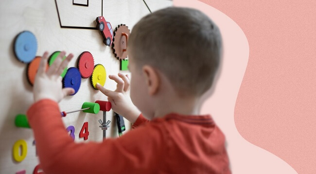 Các trò chơi mang tính lặp lại khá thu hút trẻ tự kỷ (Ảnh: Sưu tầm internet)