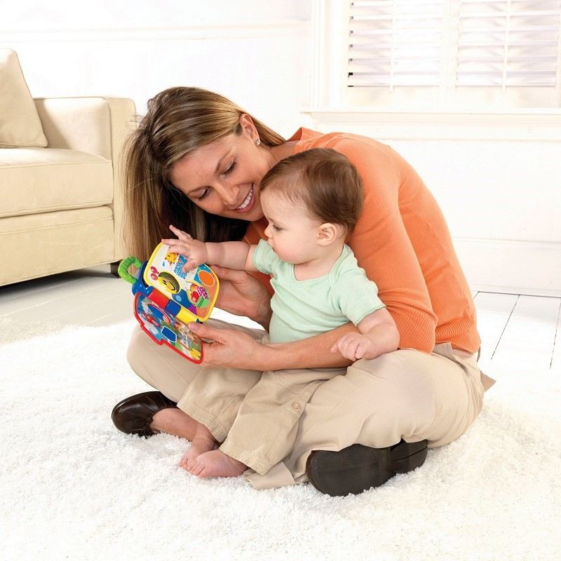 Đồ chơi giúp bé có được sự phát triển toàn diện. (Ảnh: Sưu tầm Internet)