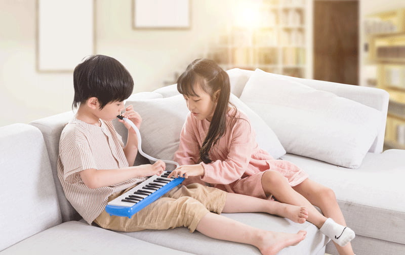 Những món đồ chơi giúp trẻ kích thích trí não cha mẹ nên mua. (Ảnh: Lovepik.com)