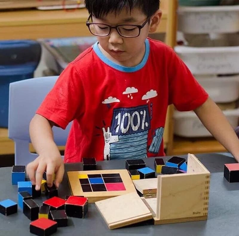 Kinh nghiệm lựa chọn đồ chơi trí tuệ cho bé. (Ảnh: Internet)