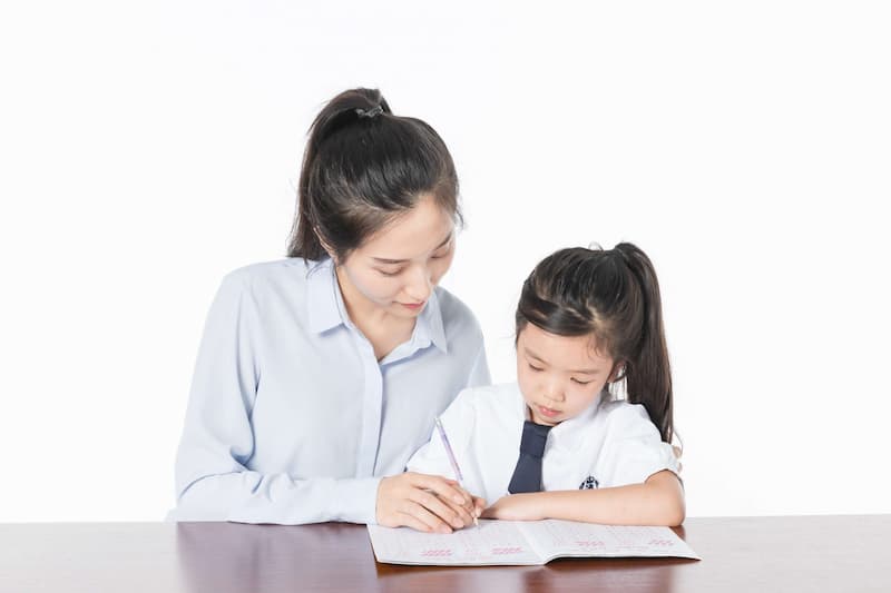 Tâm sự cùng con, đồng hành cùng con. (Ảnh: sưu tầm internet)