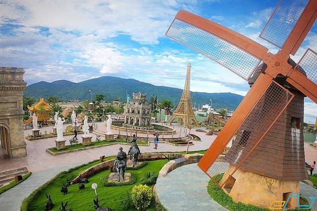 Nhiều công trình sống ảo tại Công viên kỳ quan thế giới tại Đà Nẵng. (ảnh: Sưu tầm internet)