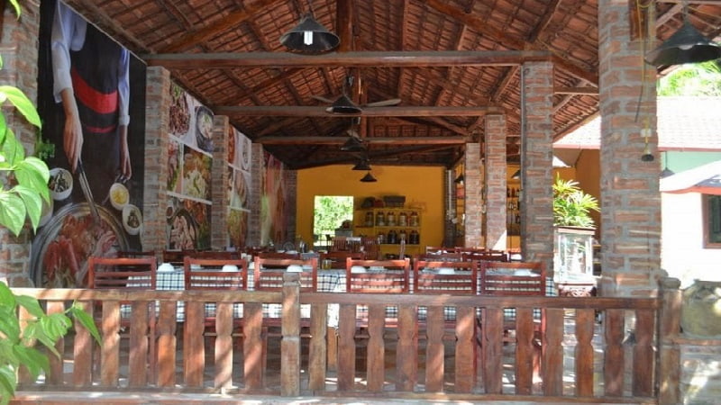 Nhà hàng Ngói đỏ nổi tiếng tại Hà Giang. (Ảnh: Internet)