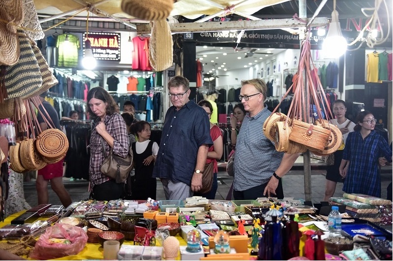 Khi đến với Sài Gòn đừng quên ghé đến các khu chợ truyền thống để khám phá. (Ảnh: Sưu tầm internet)