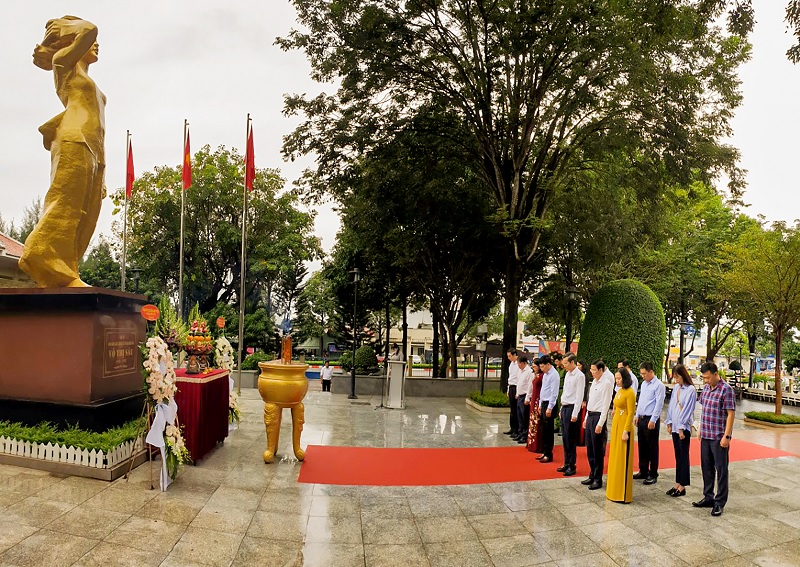 Tham quan đền thờ nữ anh hùng Võ Thị Sáu. (Ảnh: Sưu tầm internet)