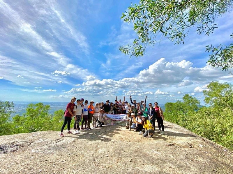 Chiêm ngưỡng toàn cảnh Vũng Tàu từ trên cao khi đứng trên núi Dinh. (Ảnh: Sưu tầm internet)