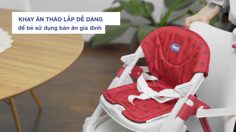 Ghế ăn dặm Chicco Chairy gấp gọn, tiện lợi. (Ảnh sưu tầm từ Internet)