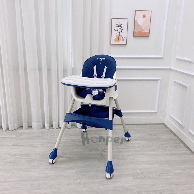 Ghế ăn dặm Hopper có bánh xe. (Ảnh: Sưu tầm Internet)