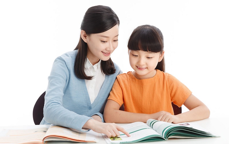 Gia sư là người hướng dẫn, dạy kèm học tập riêng cho học sinh, sinh viên. (ảnh: Sưu tầm internet)