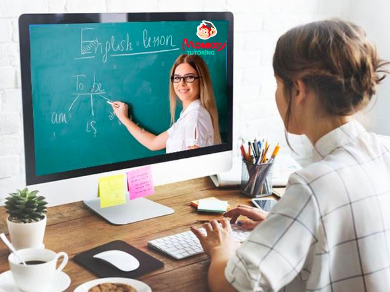 Các giáo viên nhiệt huyết sáng tạo và tận tâm truyền đạt kiến thức cho các bé