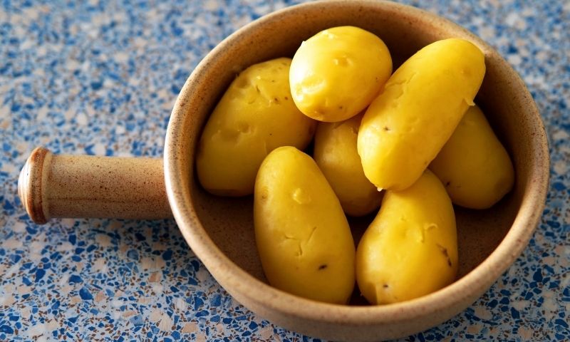 Bổ sung tinh bột từ khoai thay thay thế cơm trắng thông thường. (Ảnh: Nguồn Internet)