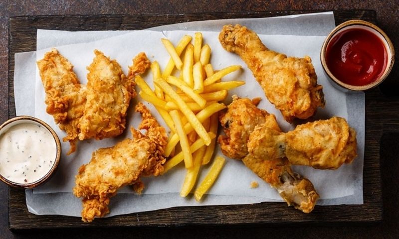 Đồ ăn vặt khiến mẹ dễ lên cân. (Ảnh: Nguồn Internet)