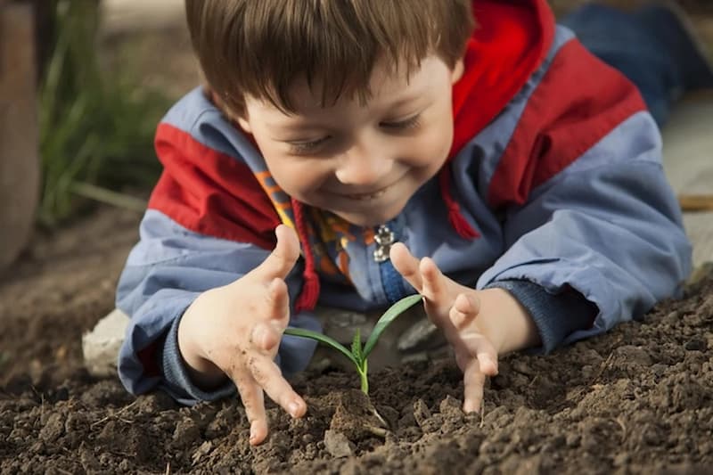 Dạy bé kỹ năng tự bảo vệ bản thân. (Ảnh: sưu tầm internet)