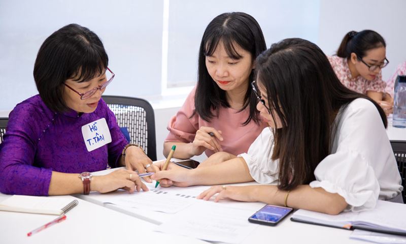 Sự khác biệt trong giáo dục khai phóng & truyền thống. (Ảnh: Internet)