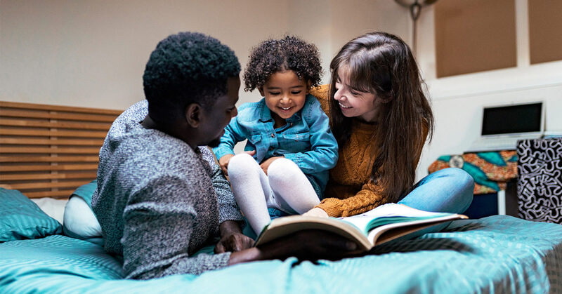 Giáo dục lễ giáo cho trẻ từ 3-4 tuổi thông qua các câu chuyện. (Ảnh: Sưu tầm Internet)