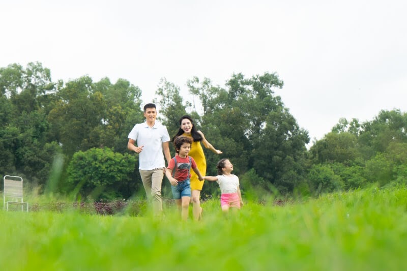 Cho trẻ gần gũi với thiên nhiên hơn. (Ảnh: Sưu tầm Internet)