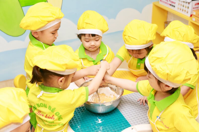 Môi trường cộng đồng giúp gắn kết tình cảm. (Ảnh: Sưu tầm Internet)