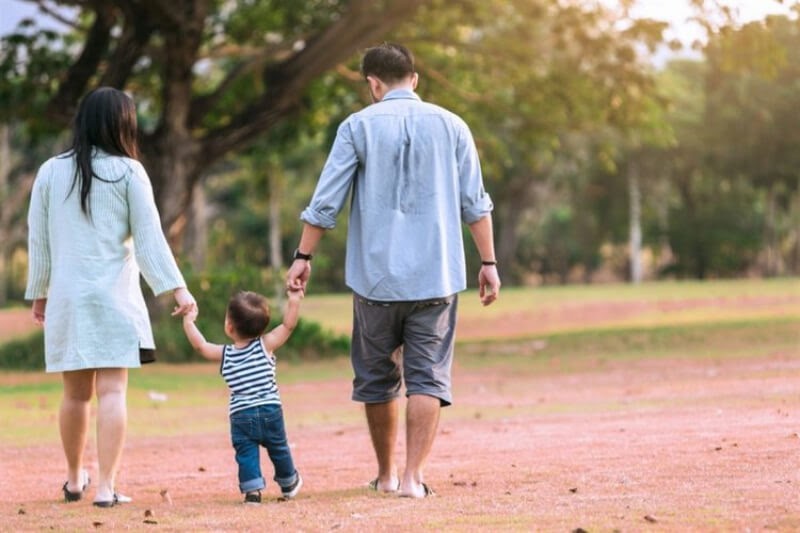 Phát triển các mối quan hệ xã hội cho các bé để các em tự tin hơn trong cuộc sống. (Ảnh: Sưu tầm Internet)