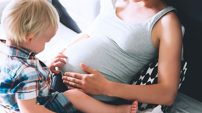 Hãy cho trẻ biết mình được tạo ra như thế nào. (Ảnh: Sưu tầm Internet)