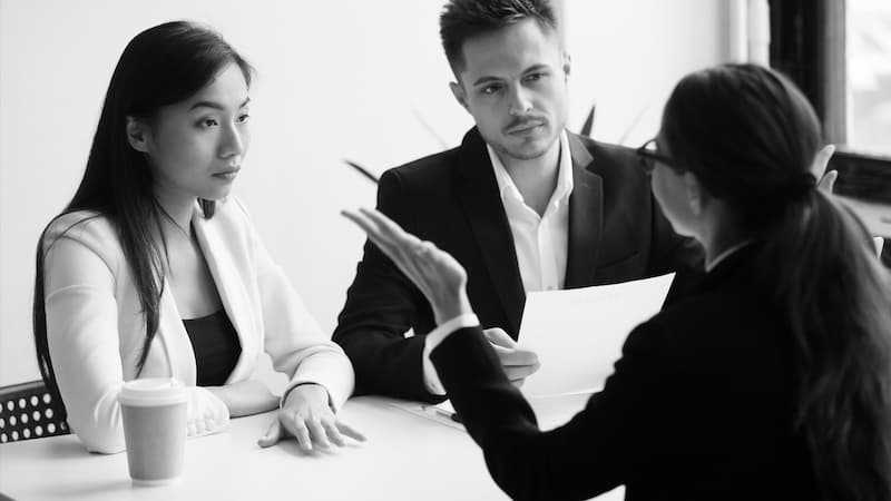 Bài mẫu phỏng vấn giới thiệu bản thân bằng tiếng Anh. (Ảnh: Internet)