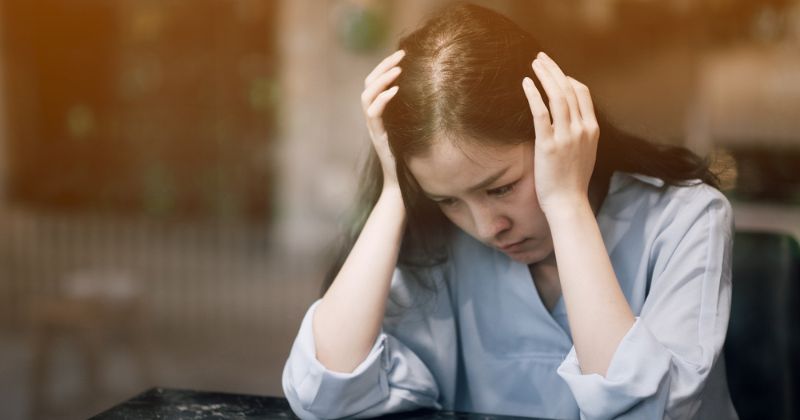 Mẹ bỉm sữa có thể bị trầm cảm nếu không kiêng cữ sau khi sinh. (Nguồn: Sưu tầm Internet)