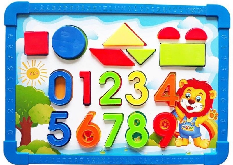 Sử dụng các bộ đồ chơi toán hình học cùng bé. (Ảnh: sưu tầm internet)