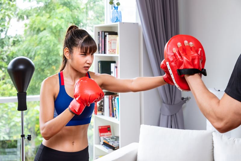 Có nên tự học kick boxing tại nhà không? (Ảnh: Internet)