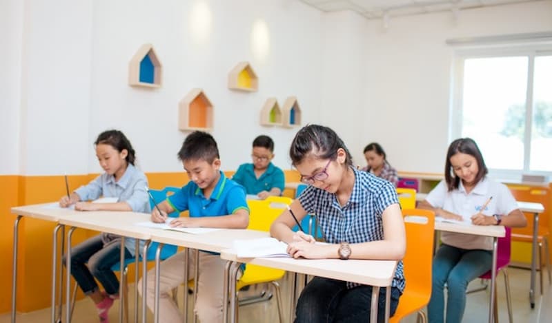Học tiếng anh tại trung tâm anh ngữ. (Ảnh: Internet)