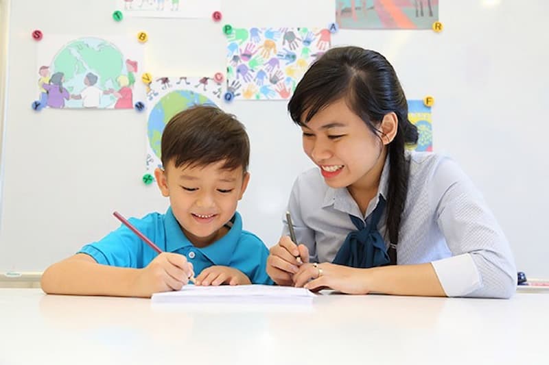 Học tiếng anh với gia sư tại nhà. (Ảnh: Internet)