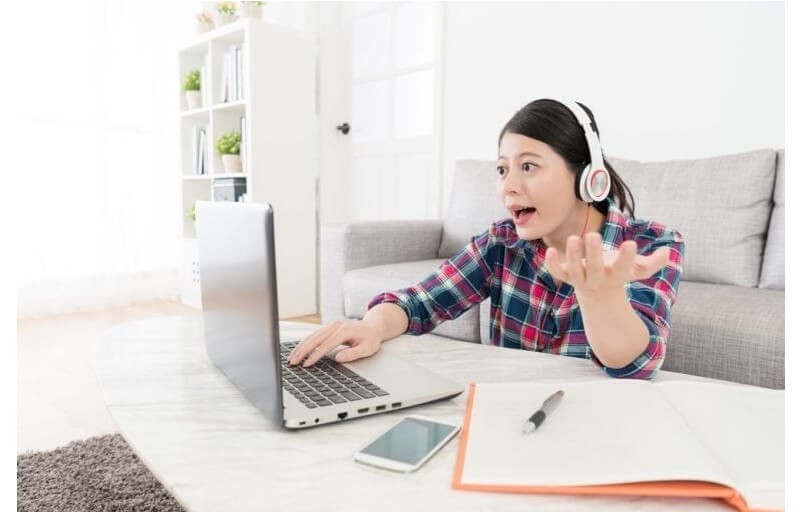 Nên bắt chước cách phát âm như trong phim. (ảnh: Sưu tầm internet)