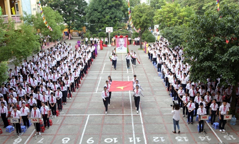 Lễ khai giảng là hoạt động chính thức đánh dấu sự bắt đầu của một năm học mới. (Ảnh: Sưu tầm Internet)