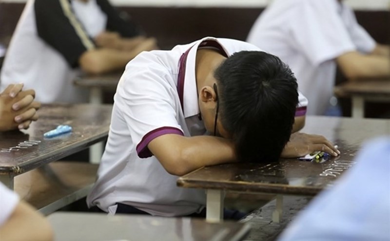 Học sinh cấp 3 dễ gặp căng thẳng nên việc rèn luyện kỹ năng ứng phó với điều này rất quan trọng. (Ảnh: Sưu tầm internet)