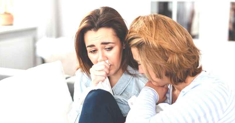 Khóc nhiều sau sinh có làm sao không? (Ảnh: Sưu tầm Internet)