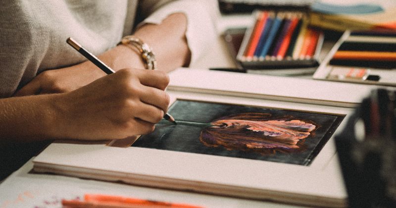 Vẽ tranh giúp giải tỏa căng thẳng cực tốt (Ảnh: Sưu tầm Internet)