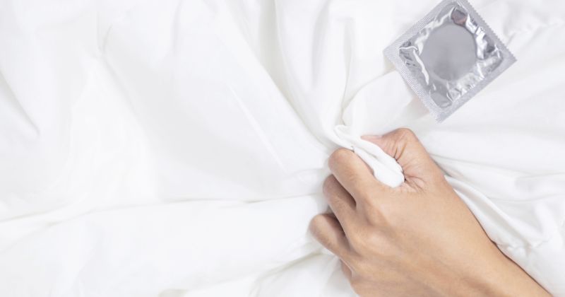 Mẹ nên kiêng quan hệ vợ chồng quá sớm trong thời gian ở cữ (Ảnh: Sưu tầm Internet)