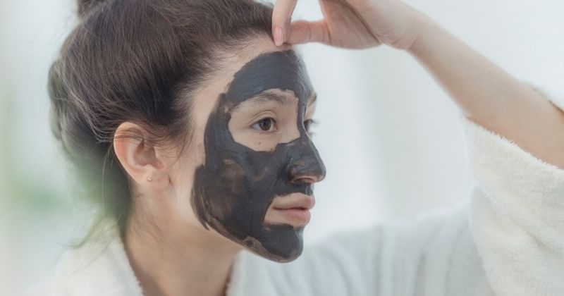 Đắp mặt bằng tảo biển cải thiện và nâng cấp da tốt (Ảnh: Sưu tầm Internet)