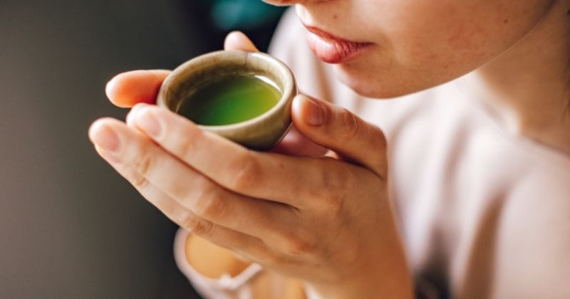 Uống nước chè xanh mỗi ngày chống lão hóa và kéo dài tuổi thọ (Ảnh: Sưu tầm Internet)