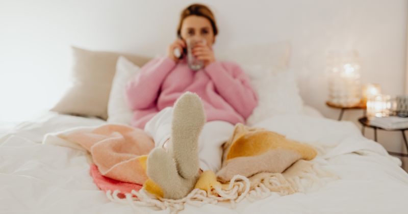 Không nên mặc đồ quá chật khi kiêng cữ trong mùa đông (Ảnh: Sưu tầm Internet)