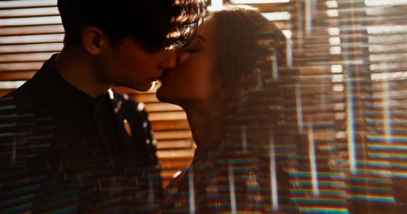 Chồng nên chủ động chăm sóc vợ trong suốt quá trình hành sự (Ảnh: Sưu tầm Internet)