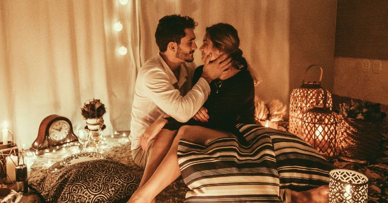 Tạo không gian lãng mạn giúp cải thiện chất lượng cuộc yêu (Ảnh: Sưu tầm Internet)