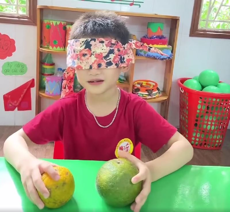 Trò chơi thử thách khứu giác cho bé. (Ảnh: Internet)