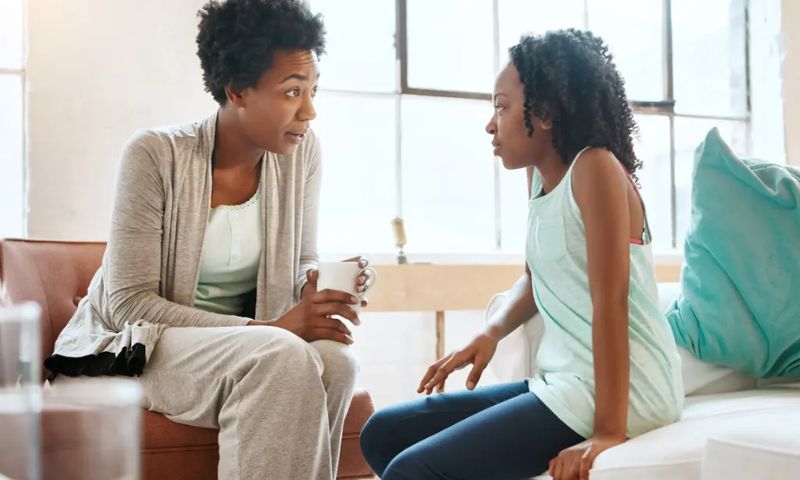 Tâm sự cùng con nhiều hơn ở giai đoạn tuổi dậy thì. (Ảnh: Nguồn Internet)