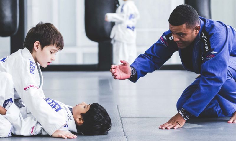 Học võ tự vệ giúp bé có thể tự bảo vệ bản thân khi cần thiết. (Ảnh: Nguồn Internet)