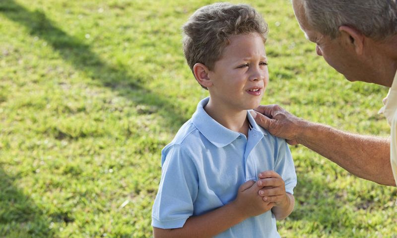 Không đi theo người lạ dù bất kỳ lý do nào. (Ảnh: Nguồn Internet)