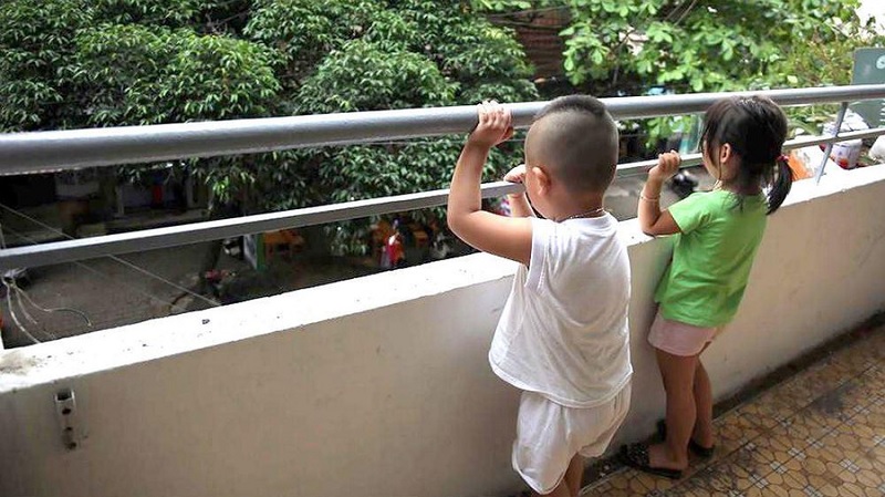 Tạo môi trường sống an toàn, tích cực để bảo vệ trẻ khỏi nguy hiểm. (Ảnh: Sưu tầm internet)