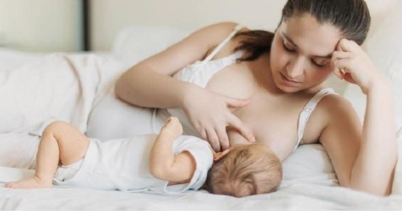 Nuôi con bằng sữa mẹ giảm tới 45% nguy cơ tử vong ở trẻ (Ảnh: Sưu tầm Internet)