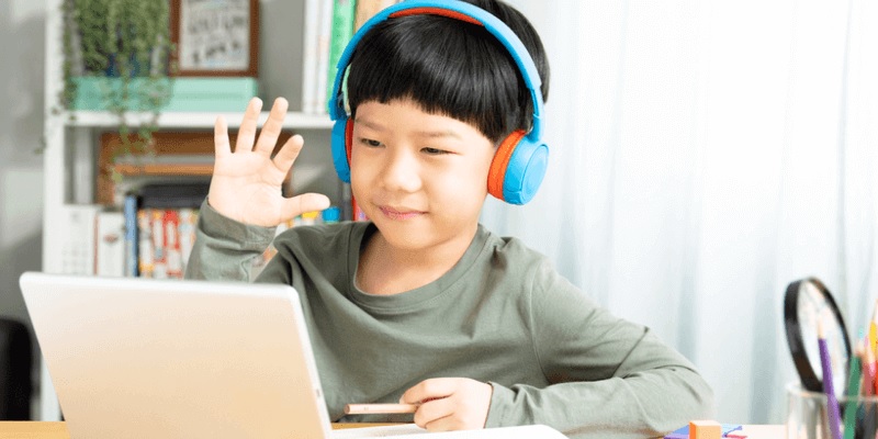 Xây dựng nền tảng du học cho bé từ nhỏ với khóa học tiếng Anh online tại EduTrust. (Ảnh: Internet)