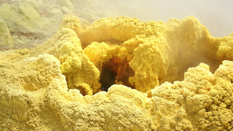 Tìm hiểu tính chất vật lý của lưu huỳnh. (Ảnh: Sưu tầm Internet)