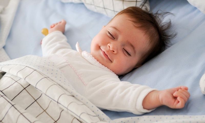 Luyện ngủ cho bé 2 tuổi. (Ảnh: Nguồn Internet)