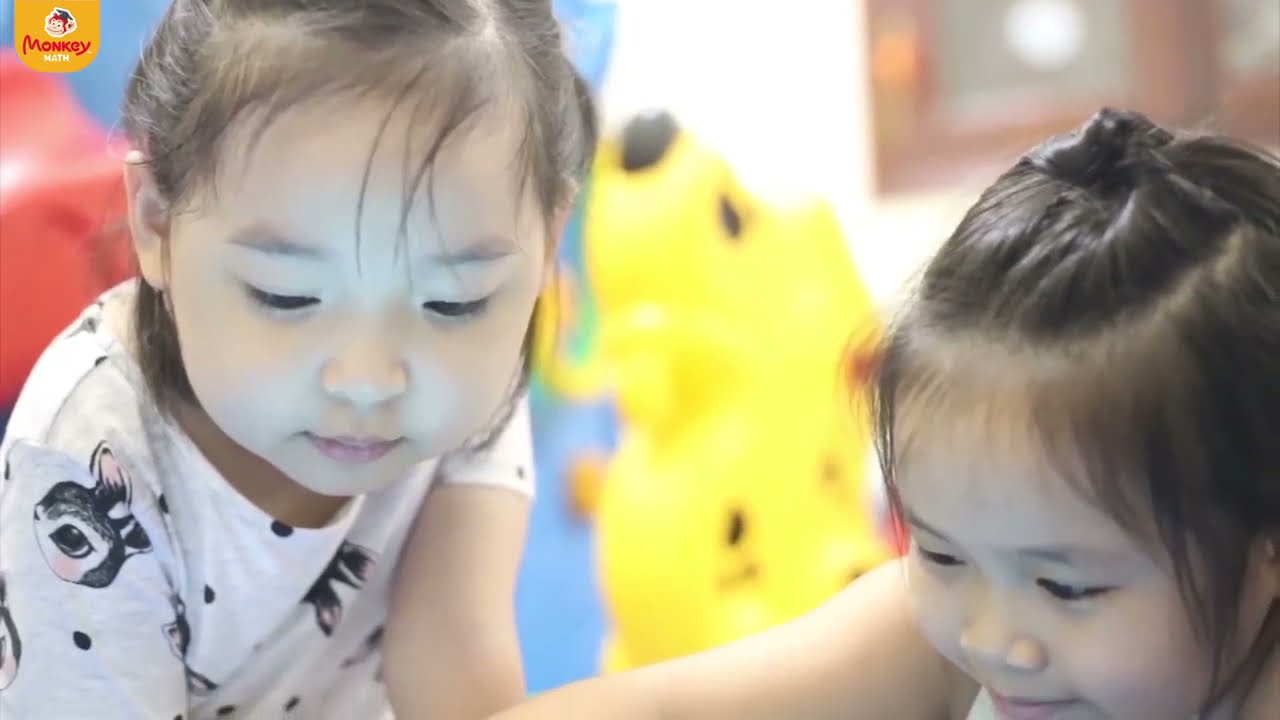 Tạo thói quen học tập mỗi ngày giúp trẻ yêu thích việc học hơn. (Ảnh: Monkey Việt Nam)